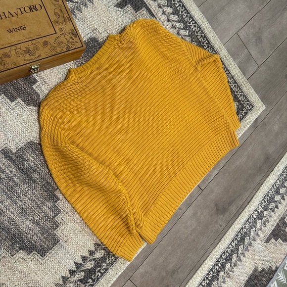 H&M Divided Women’s Mustard Yellow Sweater Textured Knit Size Large New - Picture 8 of 9